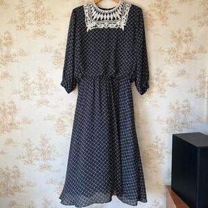 Vintage black and white cottagecore prairie style lace neckline midi dress 14